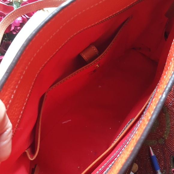 Dooney &Bourke shoulder bag,lightly used - Picture 2 of 4